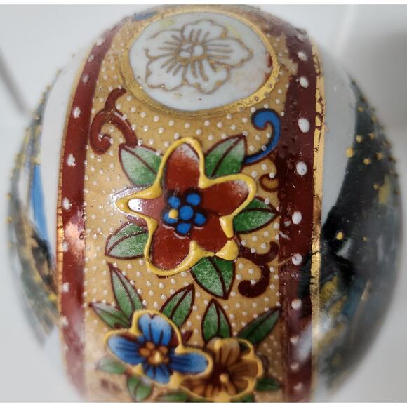 Japanese Porcelain Egg w/ Geisha Garden Scene Gold Gilt Raised Relief -Wood Base - Picture 11 of 16